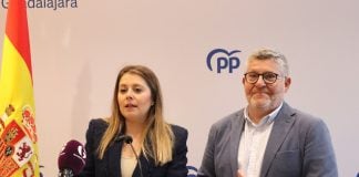 Itziar Asenjo y Nacho Redondo, durante su comparecencia.