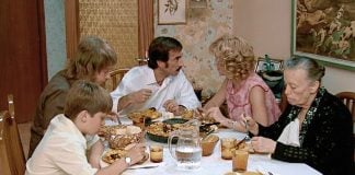 Los Alcántara, a la mesa.