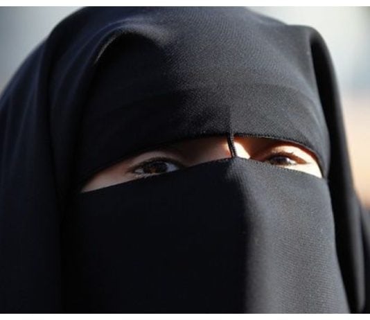 Prohibido el burka y el niqab en un ayuntamiento de Castilla-La Mancha Niqab