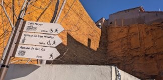 Uno de los nuevos postes turísticos de Guadalajara. (Foto: La Crónic@)