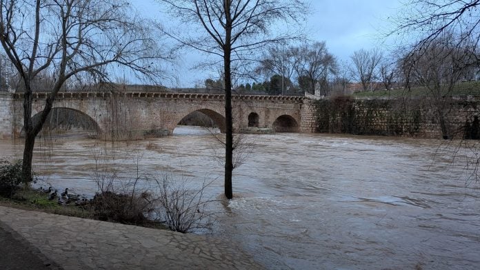 El nivel del río Henares está lejos actualmente de alcanzar el 