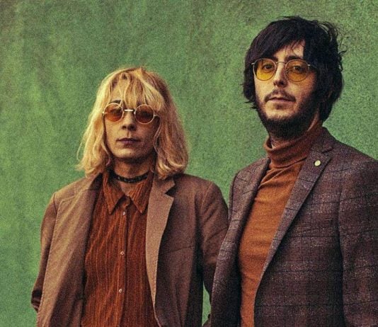 Rufus T. Firefly al desnudo en vísperas de llegar a Guadalajara