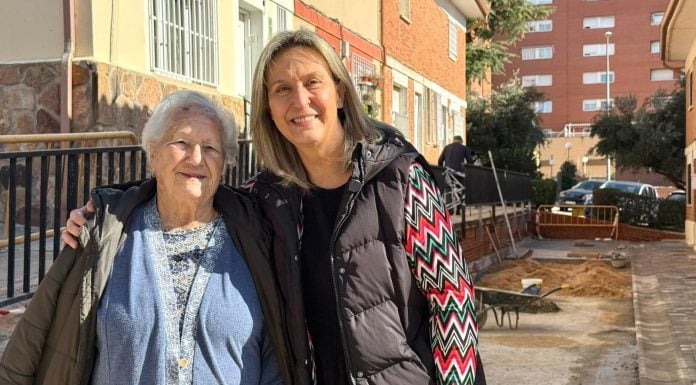 Historia de la calle que nunca se asfaltó (hasta ahora) para no incumplir la ley calle Sevilla