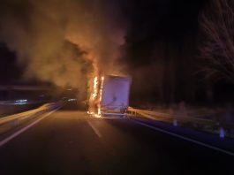 El incendio en fotografía aportada por un lector de LA CRÓNICA.