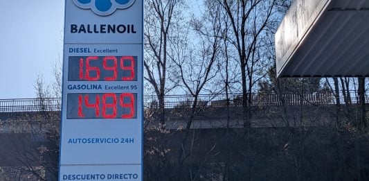 Gasolineras más baratas en Guadalajara, después de la rebaja fiscal Precios de la gasolina y el gasoil en una de las gasolineras más baratas de Guadalajara el 22 de marzo de 2026. (Foto: La Crónic@)