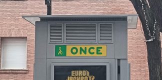 Kiosco de venta de la ONCE.