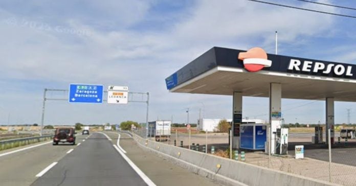 Gasolinera de Repsol en la A-2 a la altura de Ledanca. (Foto: Google Maps)