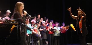 Música coral africana en Cabanillas.