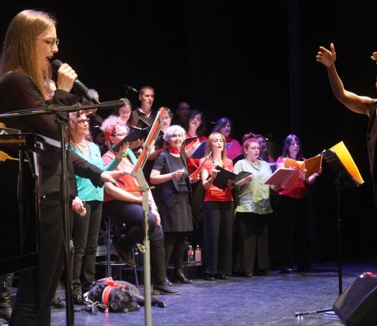 Música coral africana en Cabanillas.