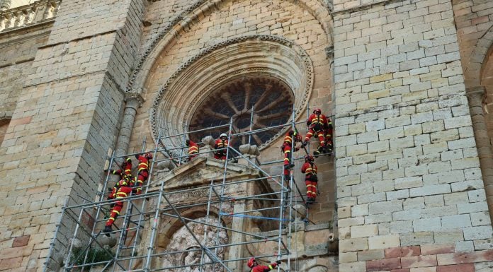 Efectivos de la UME en la catedral de Sigüenza