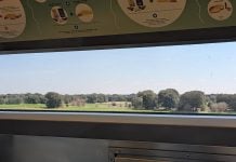 La Alcarria desde la cafetería de un AVE, en marzo de 2026. (Foto: La Crónic@)