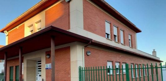 Edificio del antiguo centro de salud de Cabanillas del Campo, cuya propiedad reclama el Ayuntamiento.