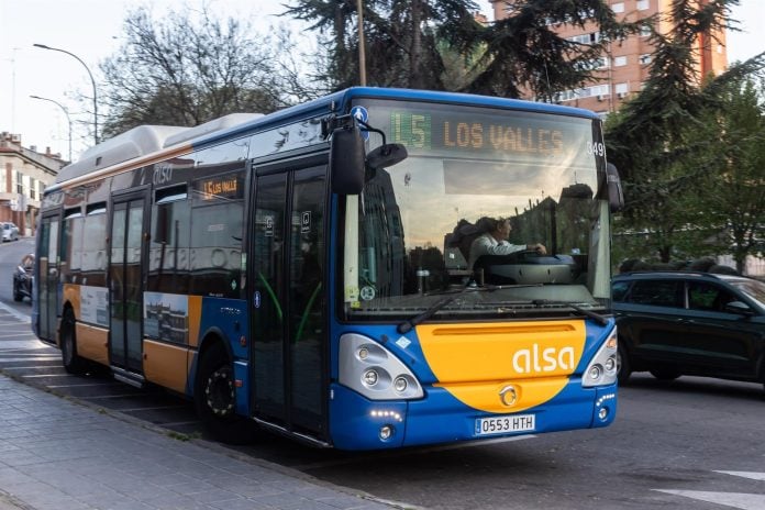 Autobús urbano de Guadalajara, de la línea L5.