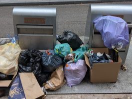 Contenedores rebosantes de basura en una calle de Guadalajara en 2026. (Foto: La Crónic@)