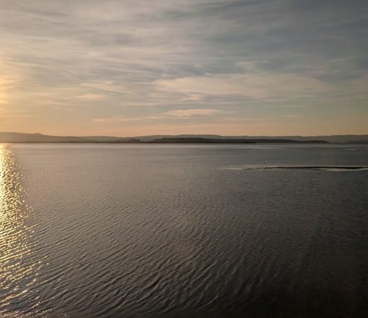 Allá donde estés, este año el tiempo está acompañando a los que tengan vacaciones en Semana Santa, como indica este atardecer. (Foto: La Crónic@)