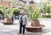 Morejón, ante los artilugios para dar sombra.