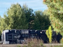 Camión volcado. (Foto: Ranz Yubero)