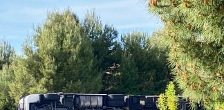 Camión volcado. (Foto: Ranz Yubero)