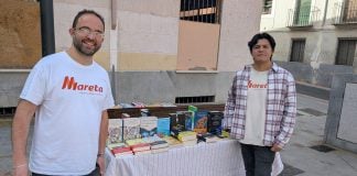 "Mareta", librería y espacio cultural de Guadalajara, ha llevado parte de sus volúmenes a la calle. (Foto: La Crónic@)