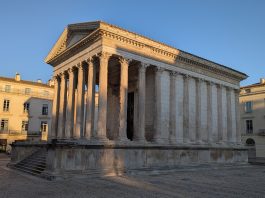 La Maison Carrée es, con todos los honores, el centro histórico y el mayor orgullo de Nîmes. (Foto: Augusto González / La Crónic@)