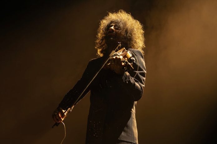 Ara Malikian sobre el escenario.