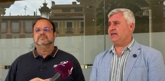 Morejón y Esteban, ante los periodistas.