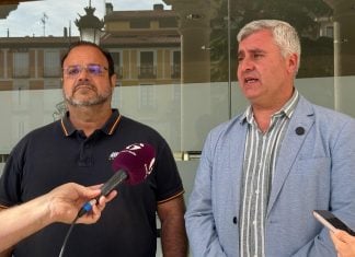 Morejón y Esteban, ante los periodistas.