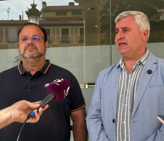 Morejón y Esteban, ante los periodistas.