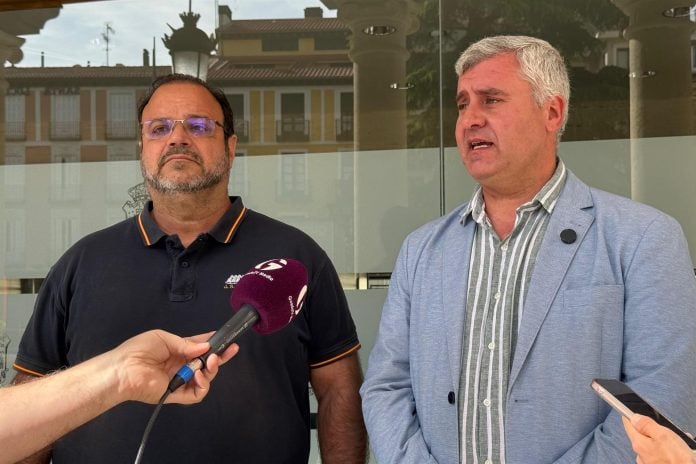 Morejón y Esteban, ante los periodistas.