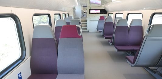 ¿Los nuevos trenes de Cercanías de Madrid caben en todos los andenes? Vagón de una de las nuevas unidades de Cercanías Madrid,