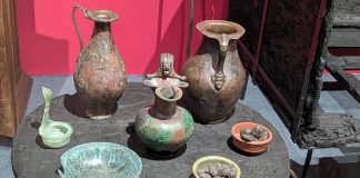 Objetos domésticos recuperados en Herculano, cerca de Nápoles. (Foto: La Crónic@)