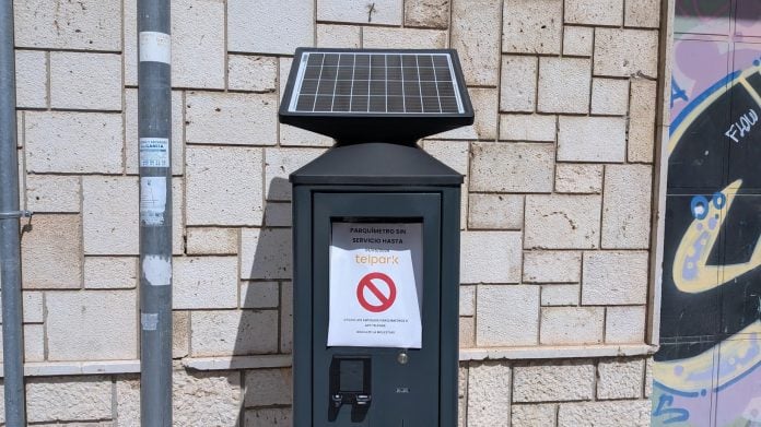 Uno de los nuevos parquímetros que está instalando Telpark en Guadalajara. (Foto: La Crónic@)