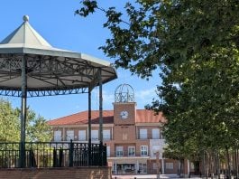 Plaza del Pueblo, en Cabanillas del Campo, en abril de 2026. (Foto: La Crónic@)