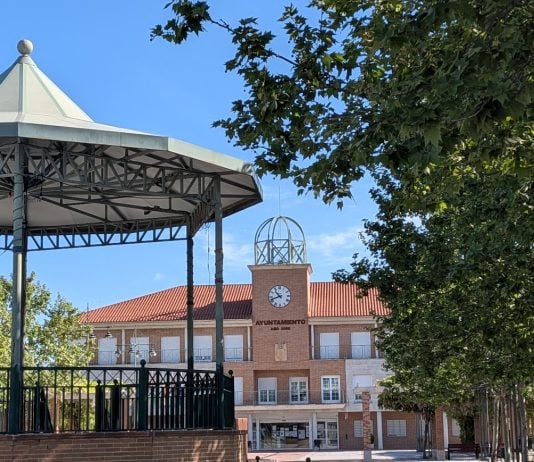 Plaza del Pueblo, en Cabanillas del Campo, en abril de 2026. (Foto: La Crónic@)