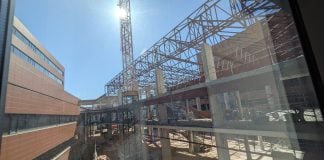 Obras en el Hospital de Guadalajara en marzo de 2026. A diferencia de hace lustros, la Construcción o la obra pública no son ya los mayores motores del empleo en la provincia. (Foto: La Crónic@)