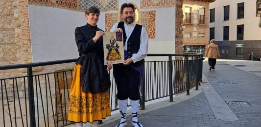 Susana Martínez y Jorge Riendas, vestidos de alcarreños.