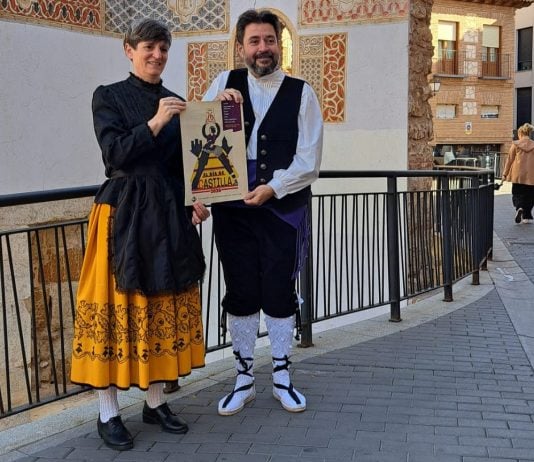Susana Martínez y Jorge Riendas, vestidos de alcarreños.