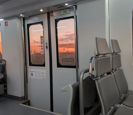 Tren de Cercanías de la línea C-2 entre Madrid y Guadalajara en abril de 2026. (Foto: La Crónic@)