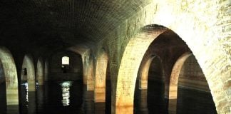 Vista parcial de los depositos de agua de Guadalajara