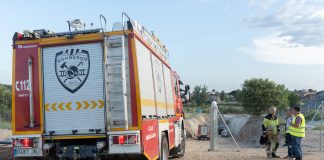 Dos atrapados en la mina de Hiendelaencina que se está reformando. NUEVAS IMÁGENES Exterior de la mina de Hiendelaencina donde quedaron atrapados dos trabajadores.