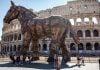 En tu próximo viaje a Roma te vas a chocar con el Caballo de Troya. ¿No te lo crees? La Inteligencia Artificial juega en este caso a anticipar, con imaginación, lo que va a pasar en los próximos meses en Roma. LA CRÓNICA te lo detalla con datos precisos, en este reportaje. (Foto: Meta AI)