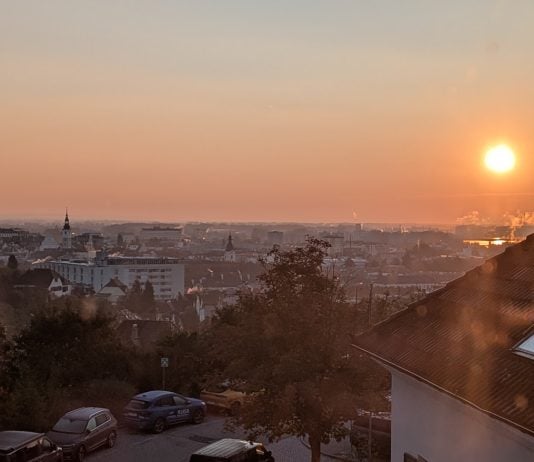 El intenso calor está haciéndose notar por media Europa, como en la localidad austríaca de Melk, junto al Danubio. (Foto; La Crónic@)