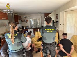 Detenidos por la Guardia Civil en un chalé de la urbanización Caraquiz, en Uceda.