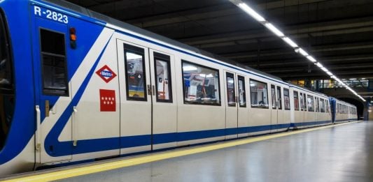 ¿Estás obligado a soportar sermones evangélicos en el tren o en el metro? Tren de Metro de Madrid.