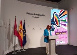 La consejera de Igualdad de Castilla-La Mancha, Sara Simón, en la presentación de los primeros reconocimientos con motivo del Día Internacional contra la Homofobia, Transfobia y Bifobia.