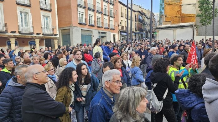 Concentración vecinal contra el aumento de la zona azul en Guadalajara. (Foto: EP)
