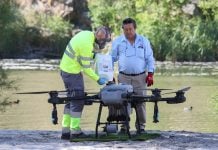 Dron de fumigación contra la mosca negra en Toledo.