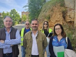 El concejal Santiago López Pomeda en la visita a las obras del talud inestable junto al Multiusos.