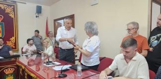 Podemos se une al PP para quitar al alcalde socialista de Pioz y poner a una tránsfuga del PSOE Carmen Blázquez, nueva alcaldesa de Pioz tras prosperar una moción de censura.