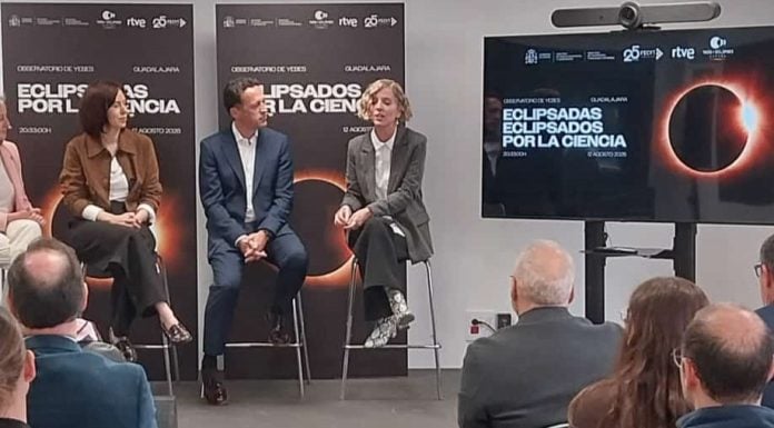 El Gobierno elige Yebes para seguir el eclipse total de sol La ministra Morant, en Yebes. (Foto: La Crónic@)